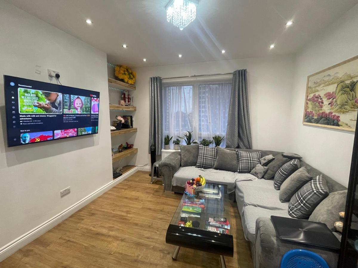 Fresh Apartment & Parking London Exterior photo